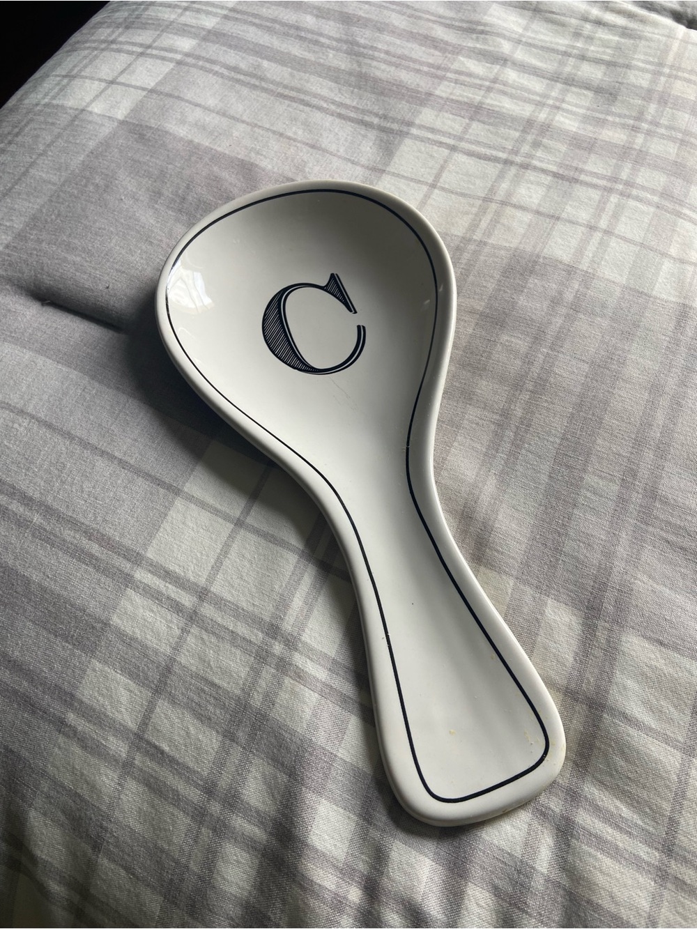 Monogram 'C' Ceramic Spoon Rest in black & white
